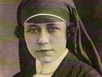 Kathleen Elizabeth Smith (nee House) 1904-1937. Before marriage she was a nurse in a lunatic asylum.